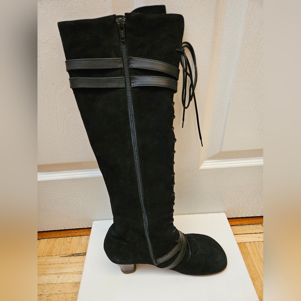 JOHN FLUEVOG OPERETTAS: HJORDIS  BLACK Suede LEATHER KNEE HIGH BOOTS 9.5 - Picture 9 of 15